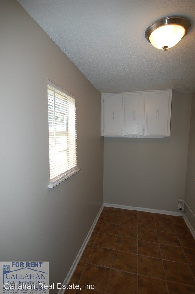 Building Photo - 3 br, 2 bath House - 1916 Romine Rd