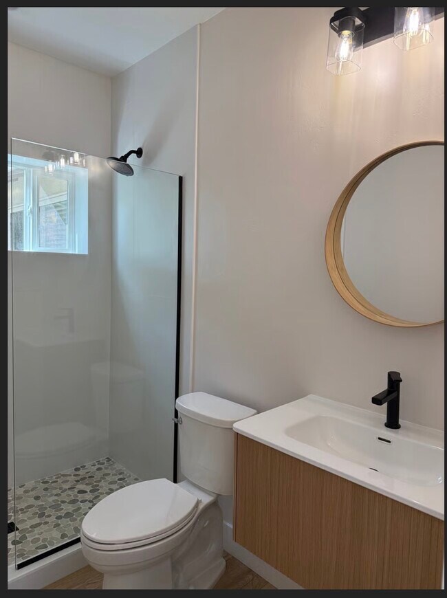 Foto del edificio - 1318 Oleander Ave