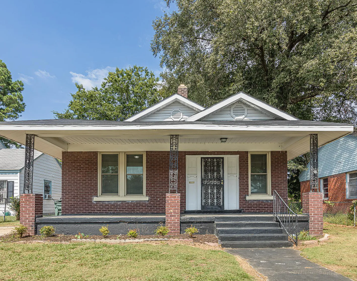 Primary Photo - 666 E Gage Ave