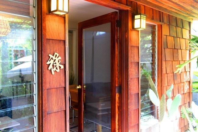 Foto del edificio - 2120 Hyperion Ave
