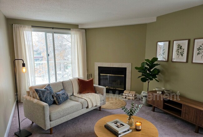 Photo du bâtiment - 11045-11123 123 St NW