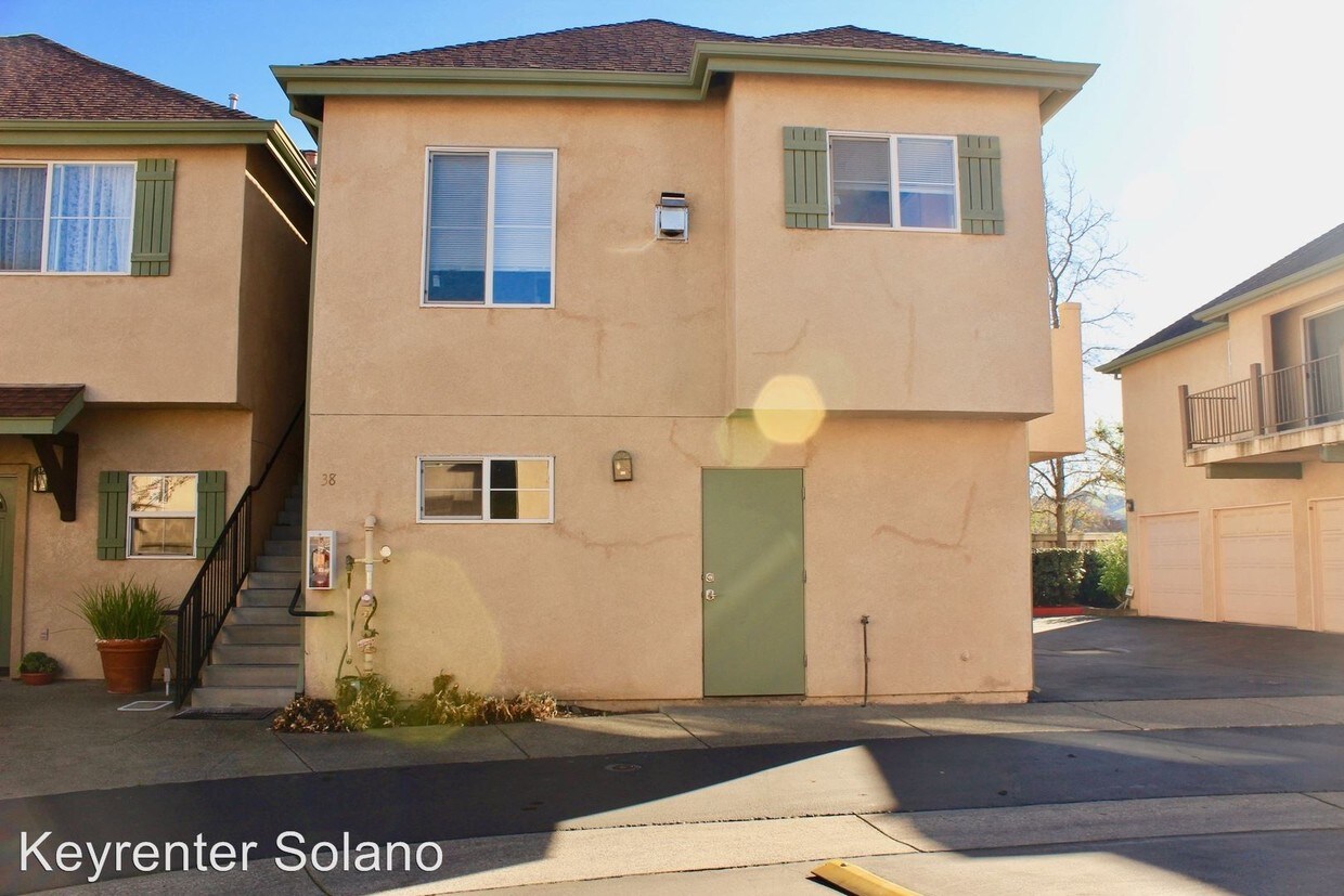 Primary Photo - 38 Bridgegate Way