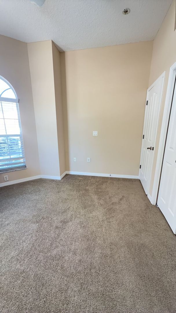 Building Photo - $200 Off First Full months Rent-Charming 3-Bedroom, 2-Bathroom Single-Family Pool Home in New Por...