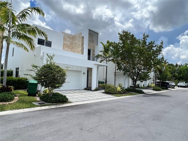 Building Photo - 6745 NW 103rd Ave