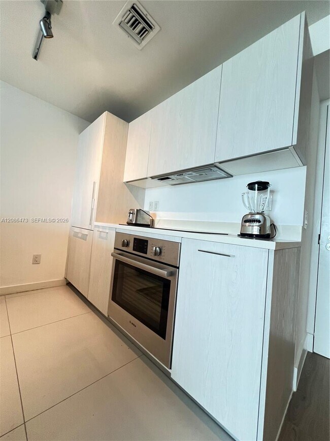 Foto del edificio - 501 NE 31st St