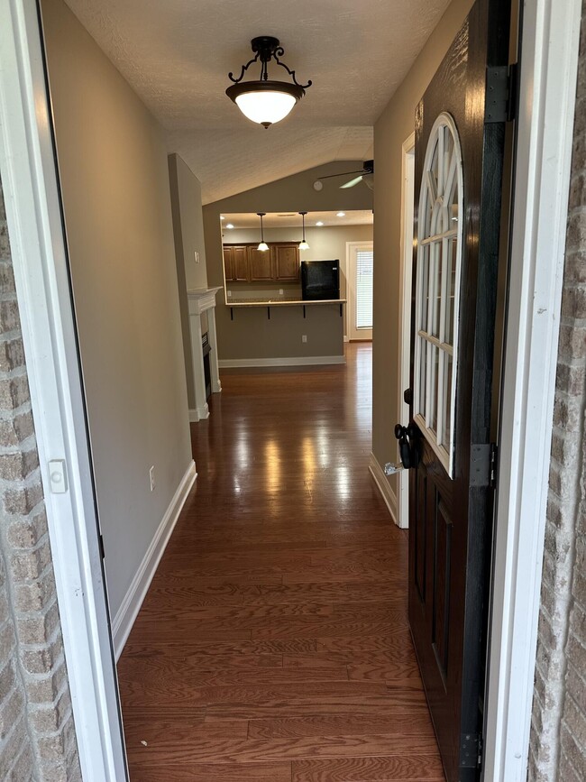 Building Photo - 126 High Point Dr
