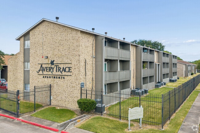 Building Photo - Avery Trace