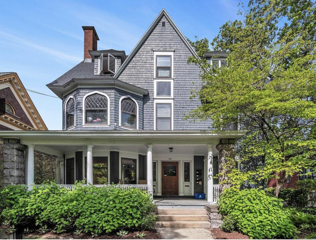 Foto principal - 441 Madison Ave SE