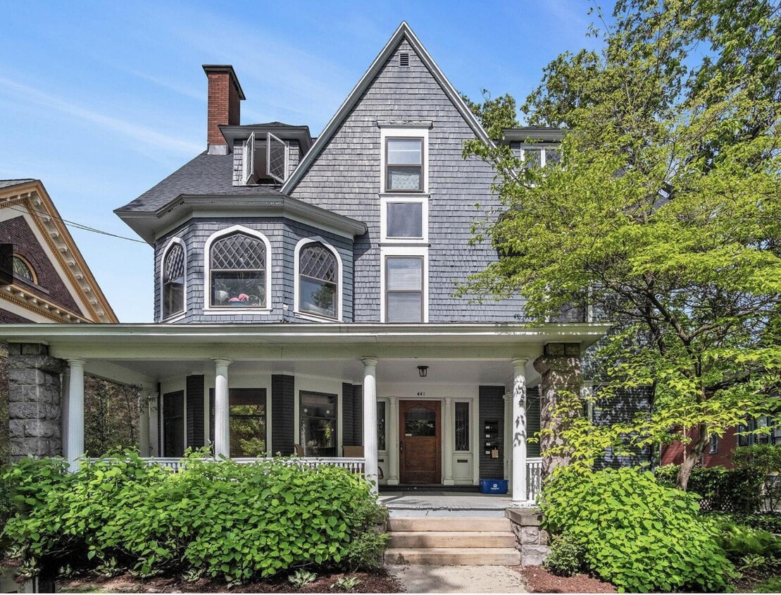 Primary Photo - 441 Madison Ave SE