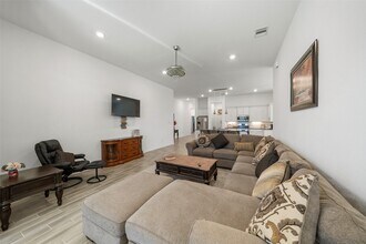 Building Photo - 11107 Willamer St