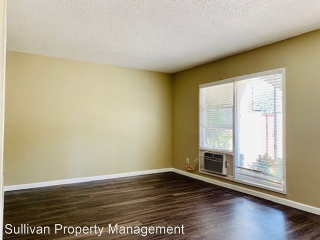 Building Photo - 7338-7340 Neo St