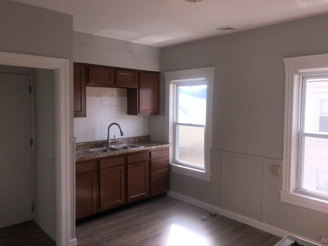 Building Photo - Just Renovated 2BR in Darlington!!!