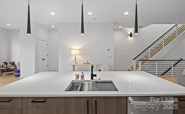 Foto del edificio - 2712 N Davidson St