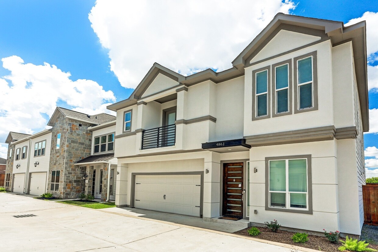 Primary Photo - 4861 Benning Dr