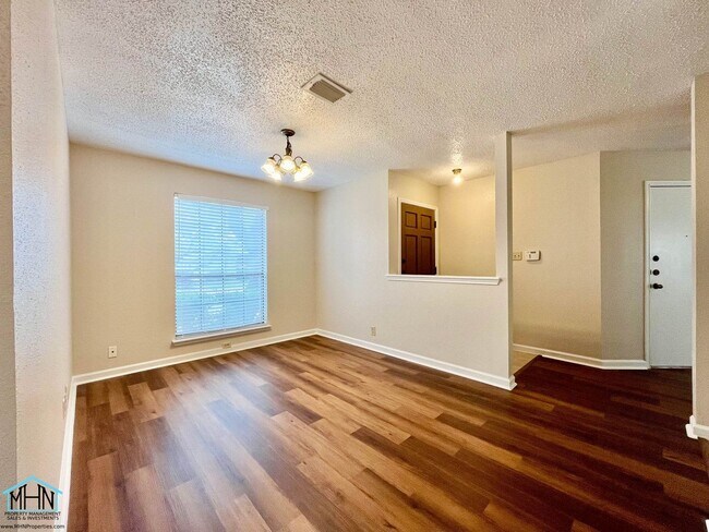 Foto del edificio - 1627 Firwick Dr