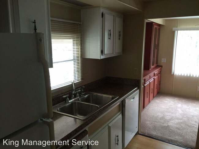 Building Photo - 9306 Lake Hickory Nut Dr
