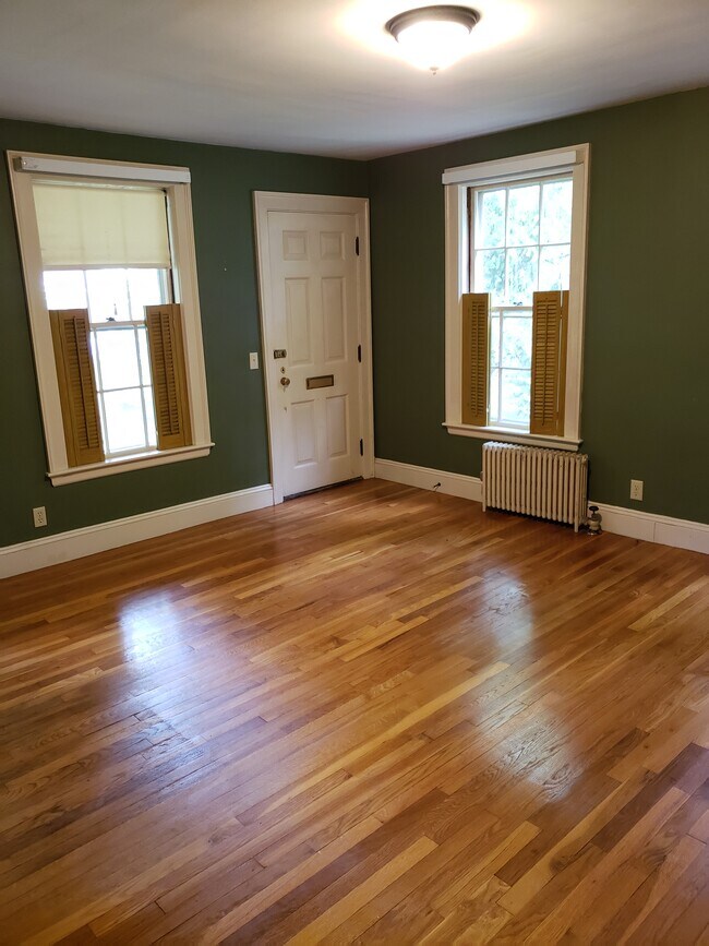 316 Village St, Medway, MA 02053 Apartments in Medway, MA