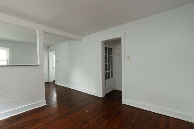 Foto del edificio - 2309 Tilbury Ave