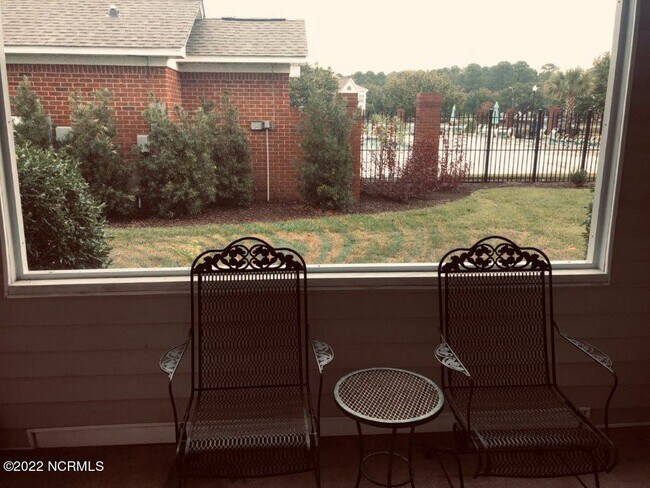 Building Photo - 4136 Breezewood Dr