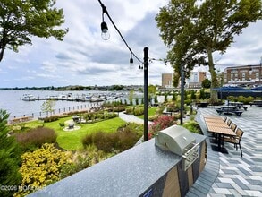 Building Photo - 122 Bodman Pl