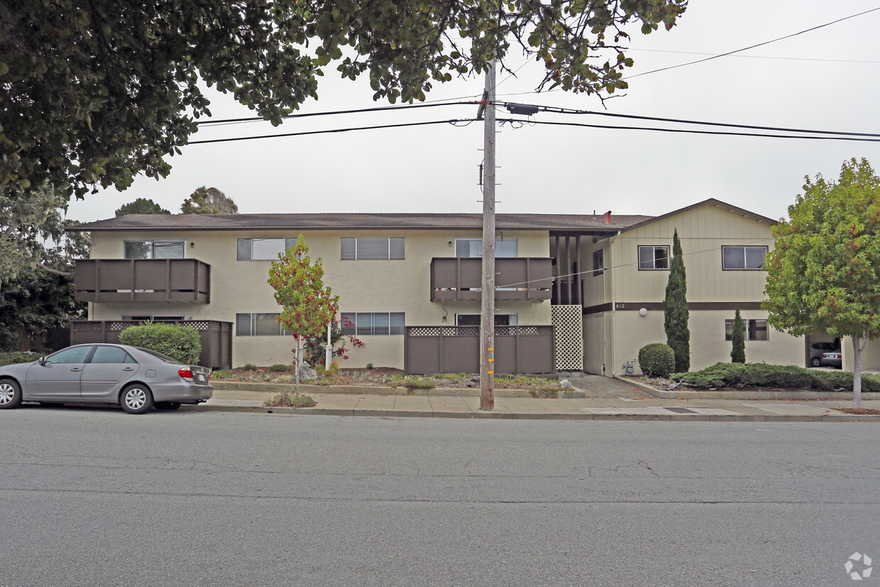 Building Photo - Fountain Apartments