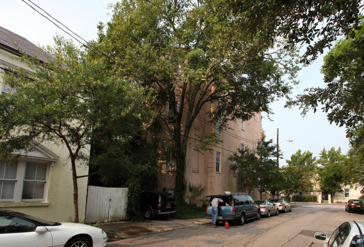 Primary Photo - 89 Warren St