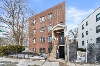 Building Photo - 116 Wales St
