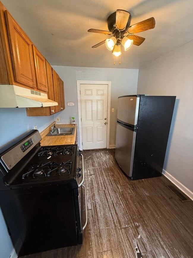Building Photo - 1 bed 1 bath home