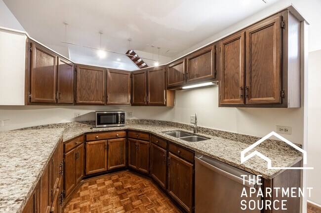 Foto del edificio - 2059 N Clifton Ave