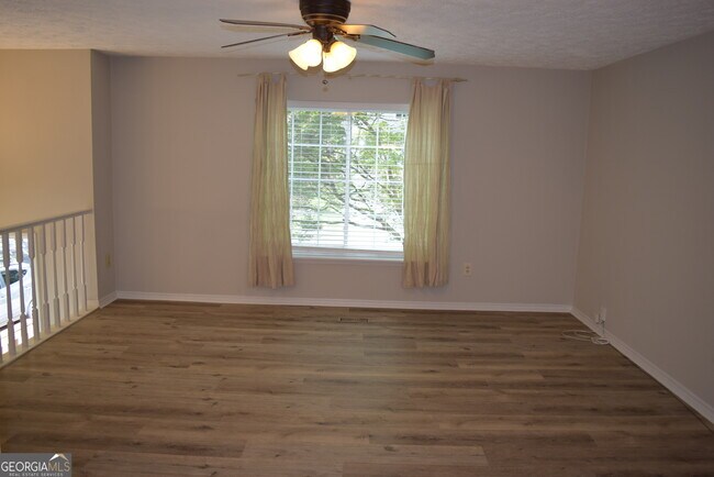 Building Photo - 170 Sheringham Dr