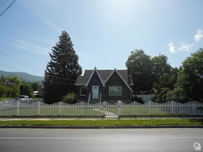 Building Photo - 860 N 800 W