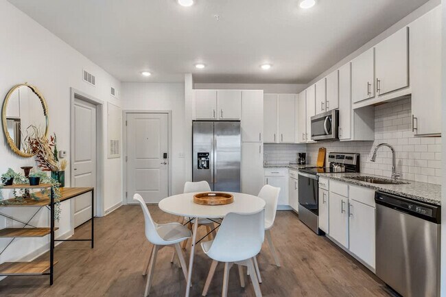 Foto del edificio - 14533 Star Water Rd