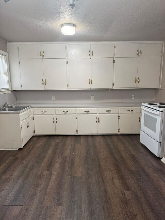 Foto del edificio - 6416 32nd St