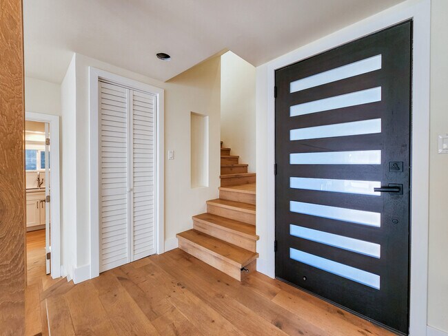 Foto del edificio - 733 E Walnut Ave