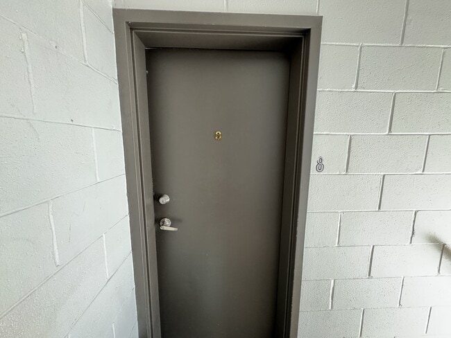 Building Photo - 17 Joyce Ave