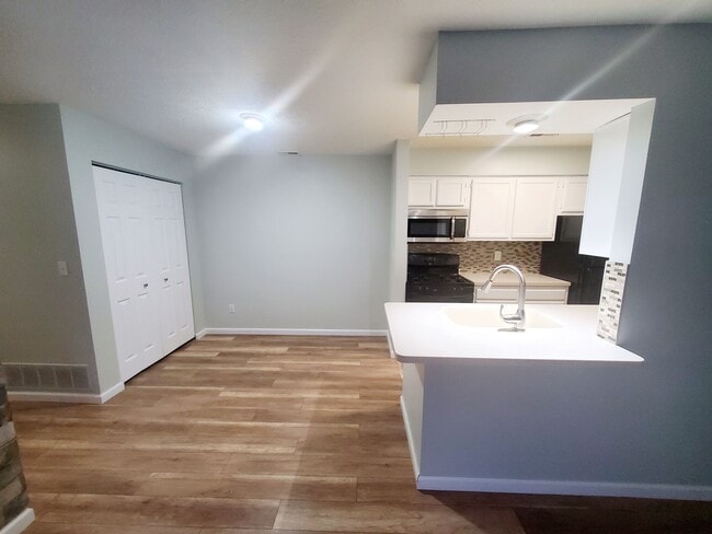 Dining Room - 2275 Hedgerow Rd