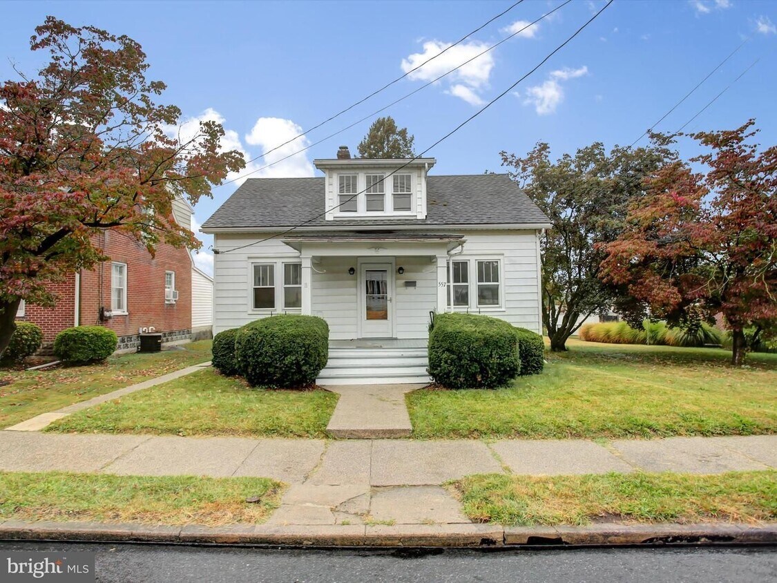 Foto principal - 557 N Franklin St