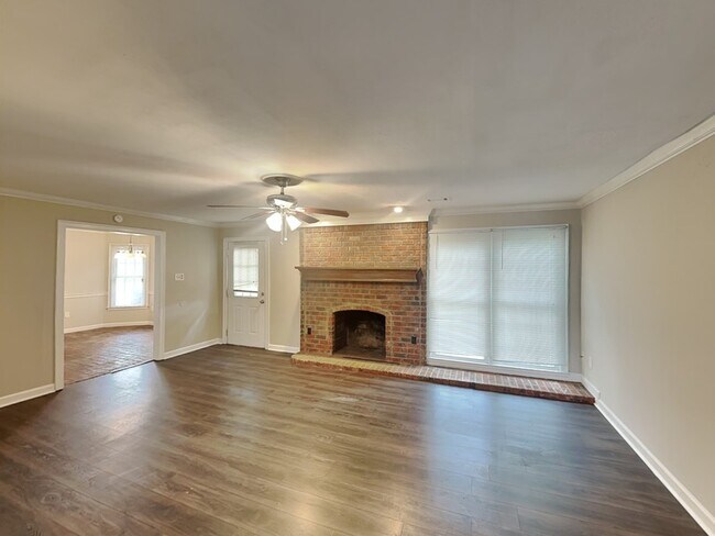 Foto del edificio - 344 Locust Grove Dr