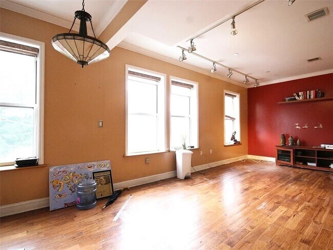 Building Photo - 163 Taaffe Pl