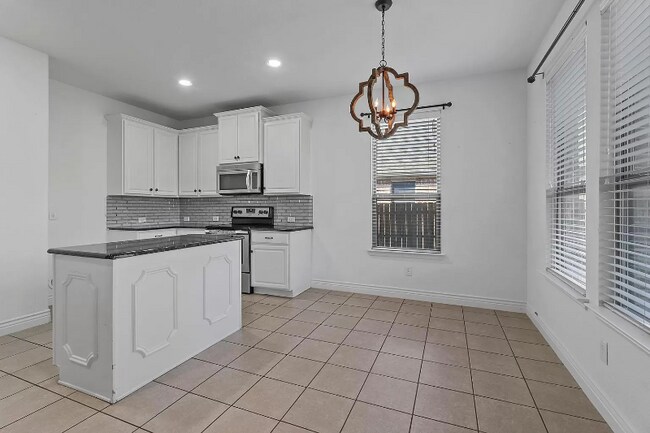 Foto del edificio - 4302 Oak Bluff Dr