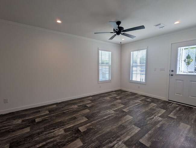 Foto del edificio - 127 Coral Crest Dr
