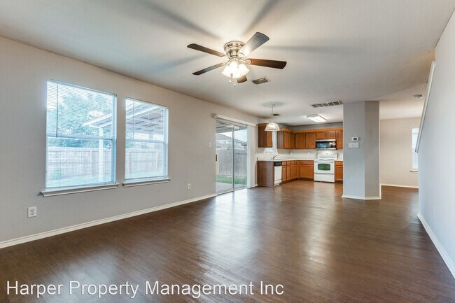 Foto del edificio - 4 br, 2.5 bath House - 10915 Buckskin Bend