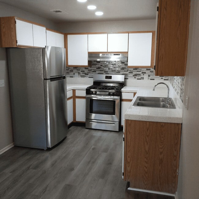 Kitchen - Quail Ridge Apartments