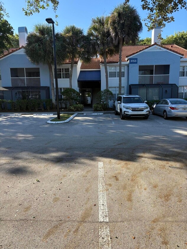 Primary Photo - 3153 Clint Moore Rd