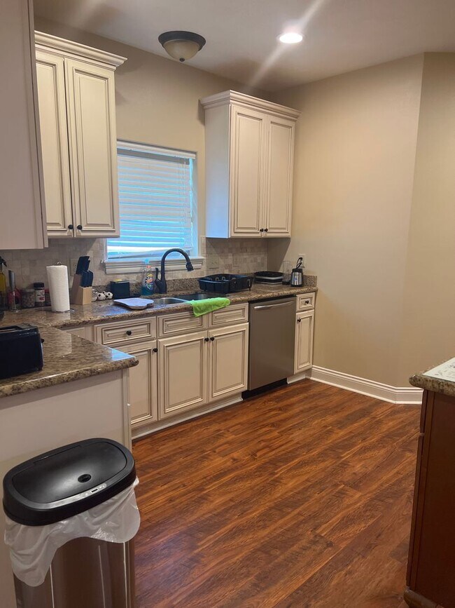 Foto del edificio - 1922 Bella Vie Dr