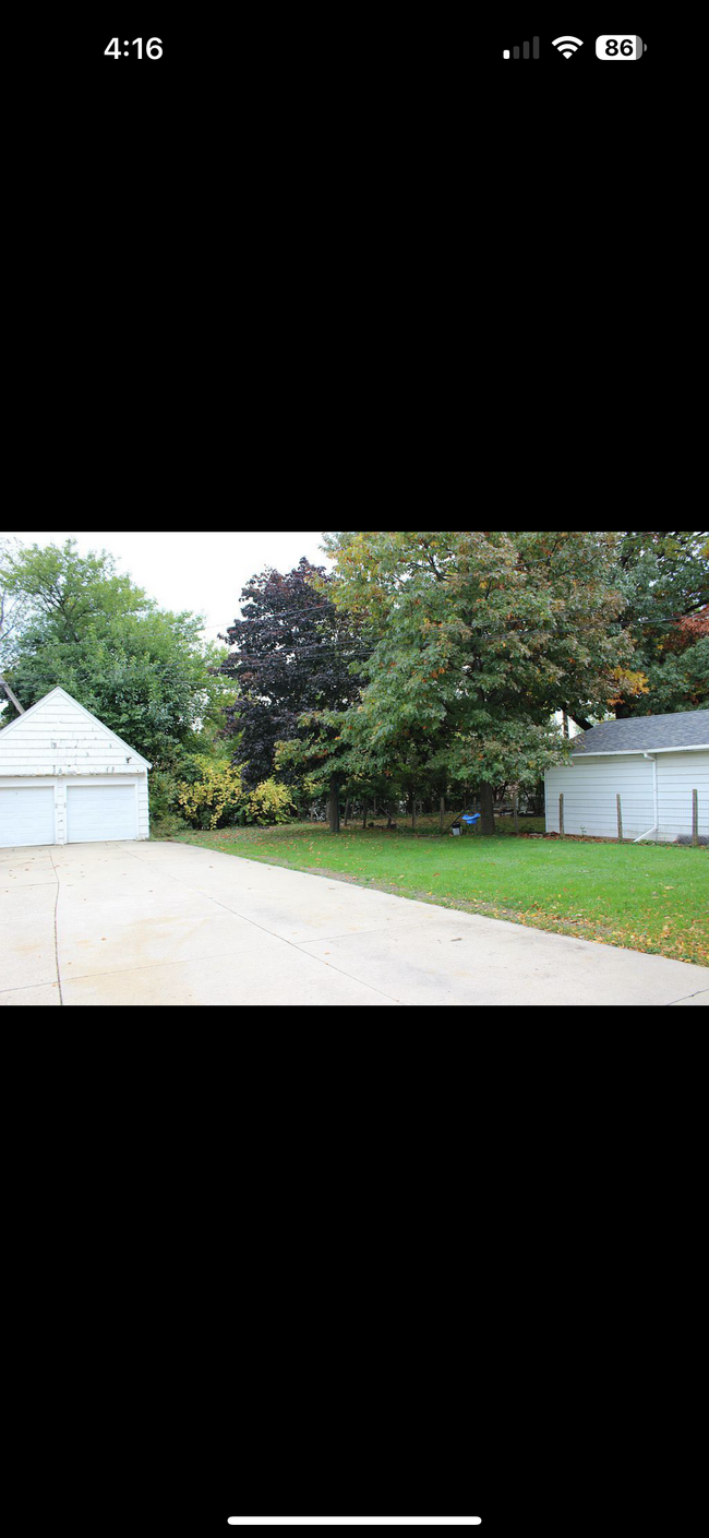 Building Photo - 530 N 60th St