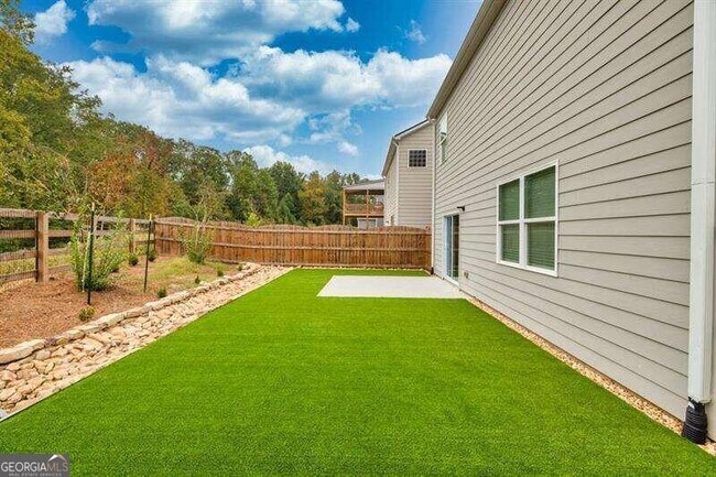 Foto del edificio - 5957 Hoot Owl Ln