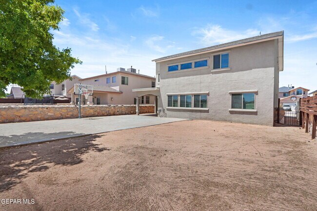 Building Photo - 3008 Tierra Cuervo Dr