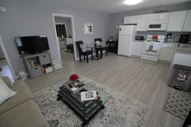 Foto del edificio - 586 Main St #4, Old Town ME 04468