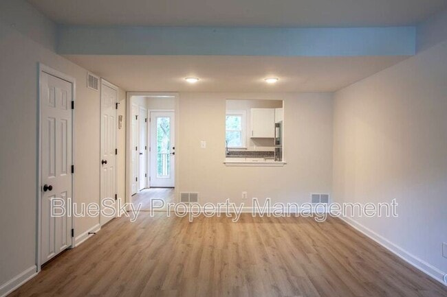 Building Photo - 247 Stribling Ave